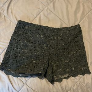 BR lace shorts